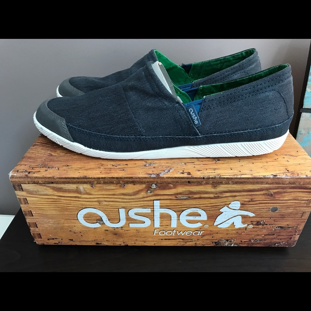 NEW Cushe moccasin slip-on shoes size 11